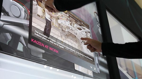 toyota-touchwall_02